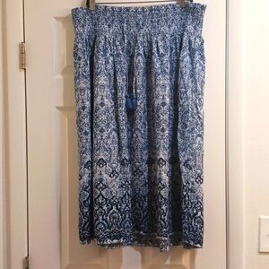 A beautiful navy, sky blue boho skirt perfect for the summer ☀by J Jill size 2x.
